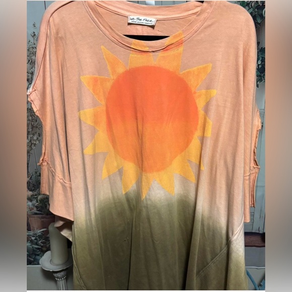 RARE! We The Free Sunflower Ombre Tee - Orange and Green - Picture 1 of 3